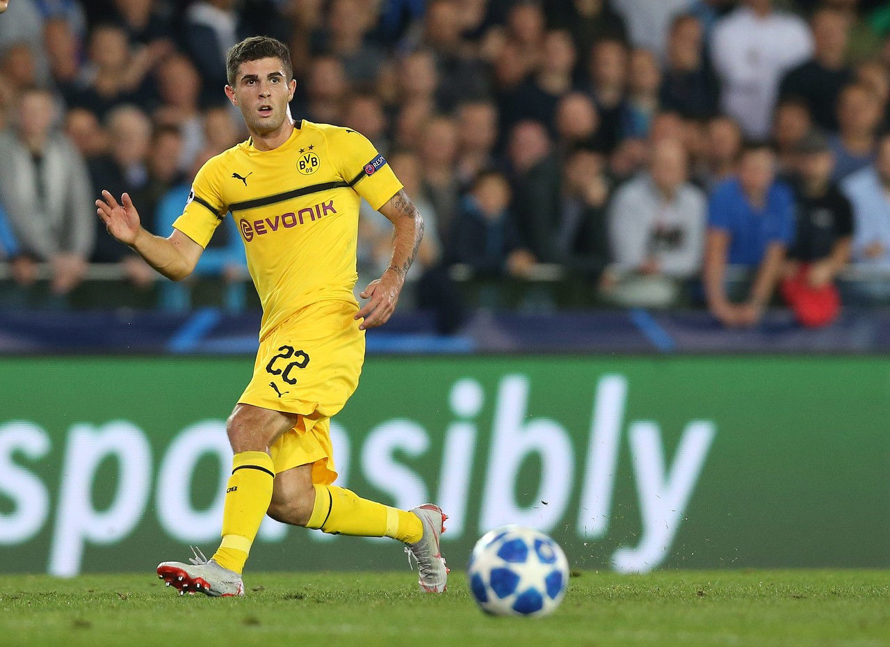 禁区内筑起 禁区内筑起