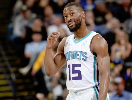 他就在篮板 他就在篮板